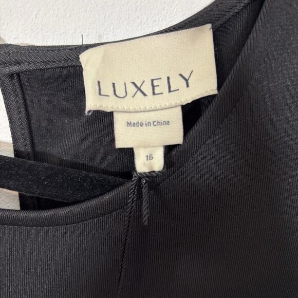 Luxely Black Long Formal Evening Dress Ballgown Size 16 Draped Ruched Waist L/S - Picture 5 of 9